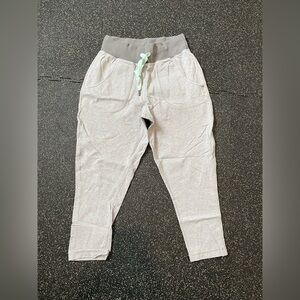 Lululemon Free Fall Crop jogger size 6
